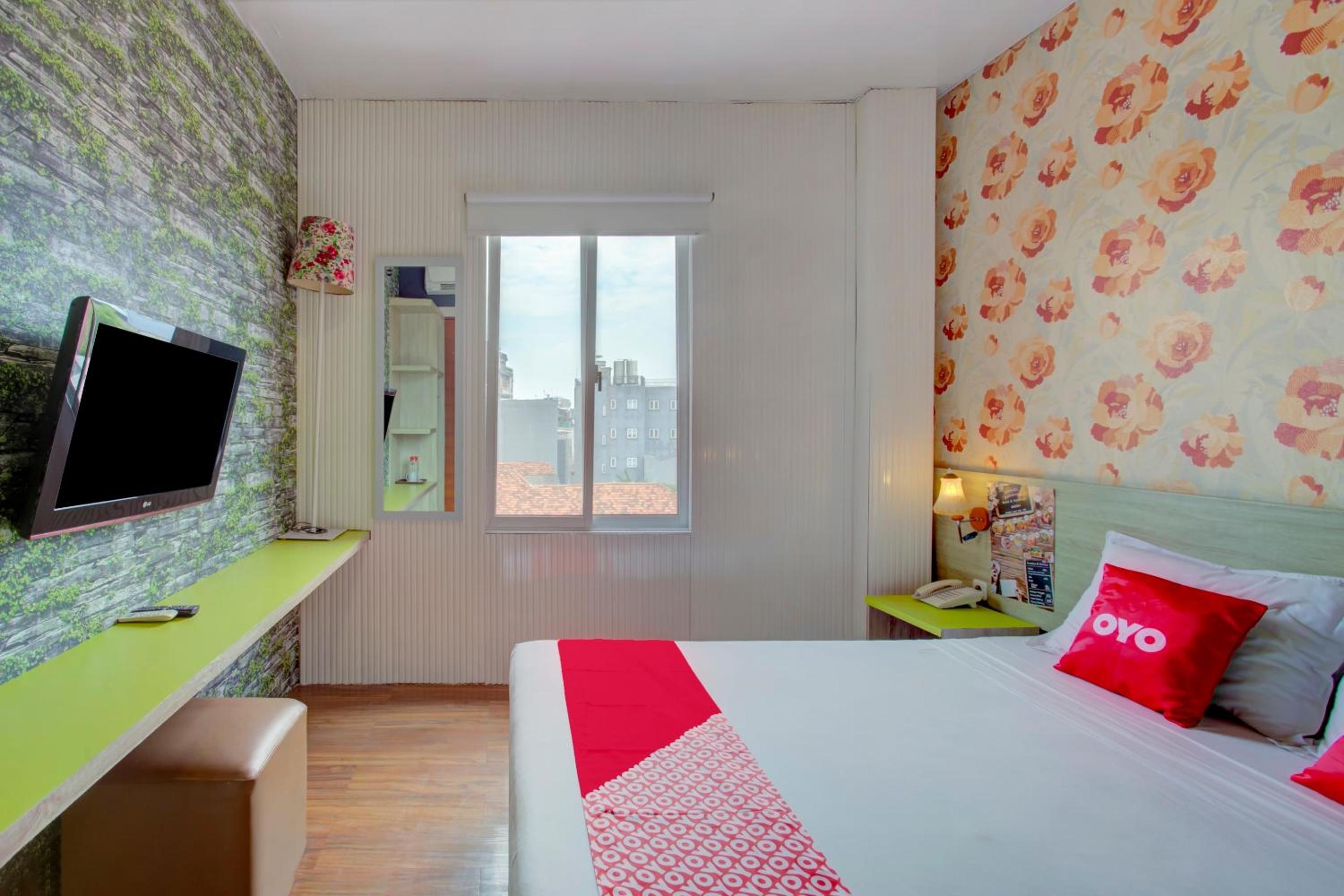 DELUXE, DOUBLE BED
