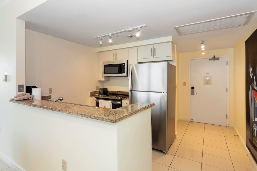 Private Residences at Hotel Arya by SoFLA Vacations 7/38