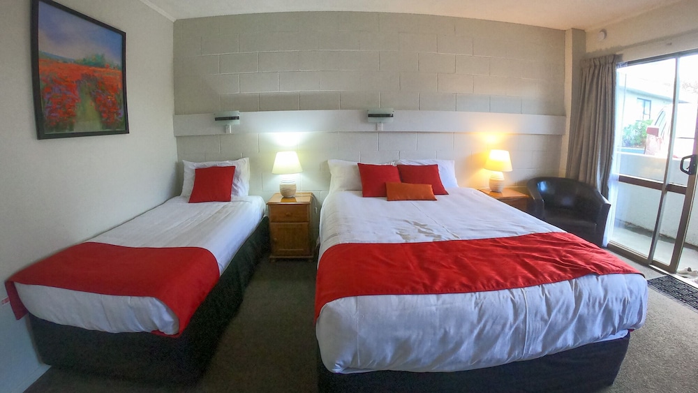Fiesta Court Motel 11/22