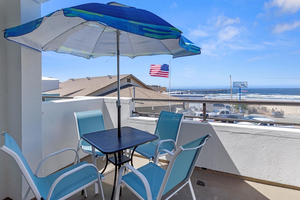 Beach House Inn & Suites 42/50