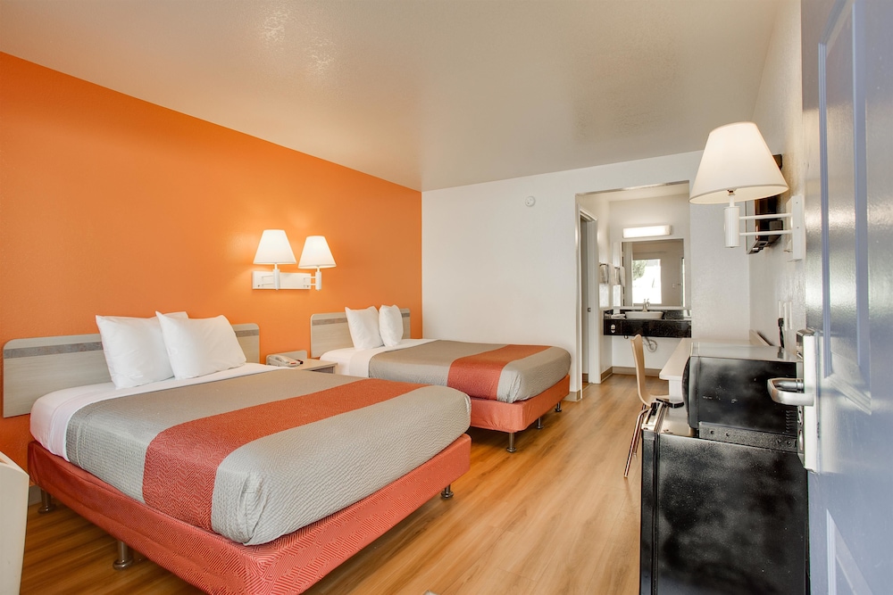 Motel6 Albuquerque Nm Carlisle 25/54