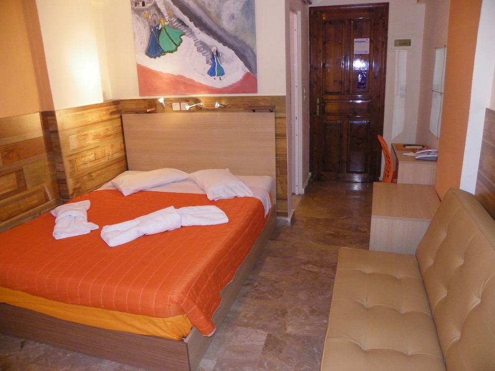 Mirabelle Hotel 9/44