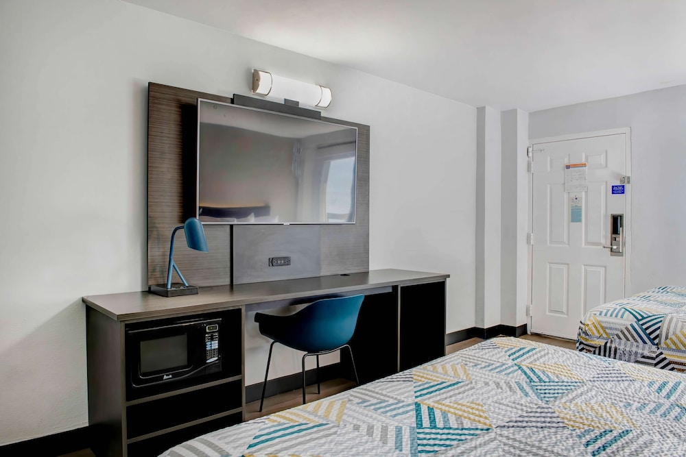 Motel6 Atlanta, GA - Midtown 40/50