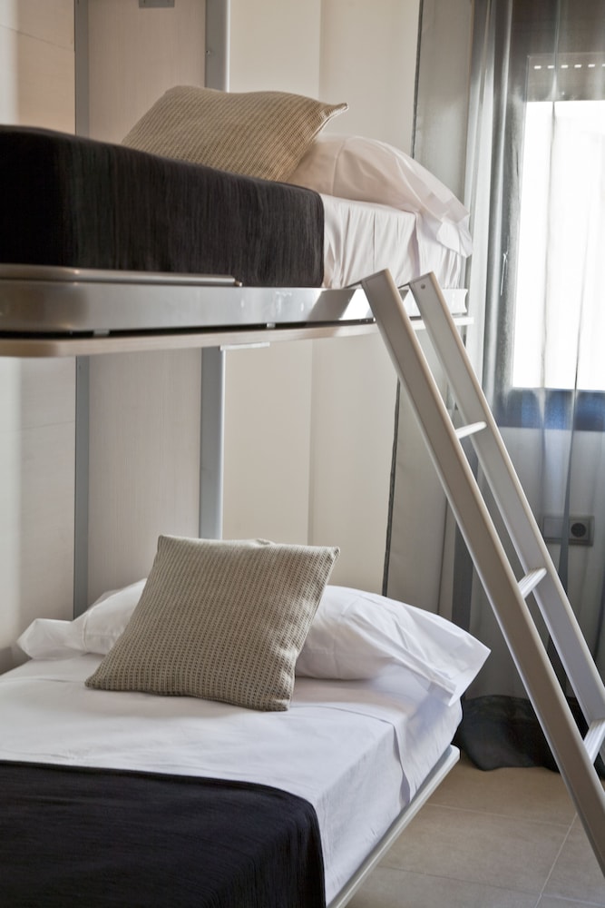 Up Suites Bcn 12/44