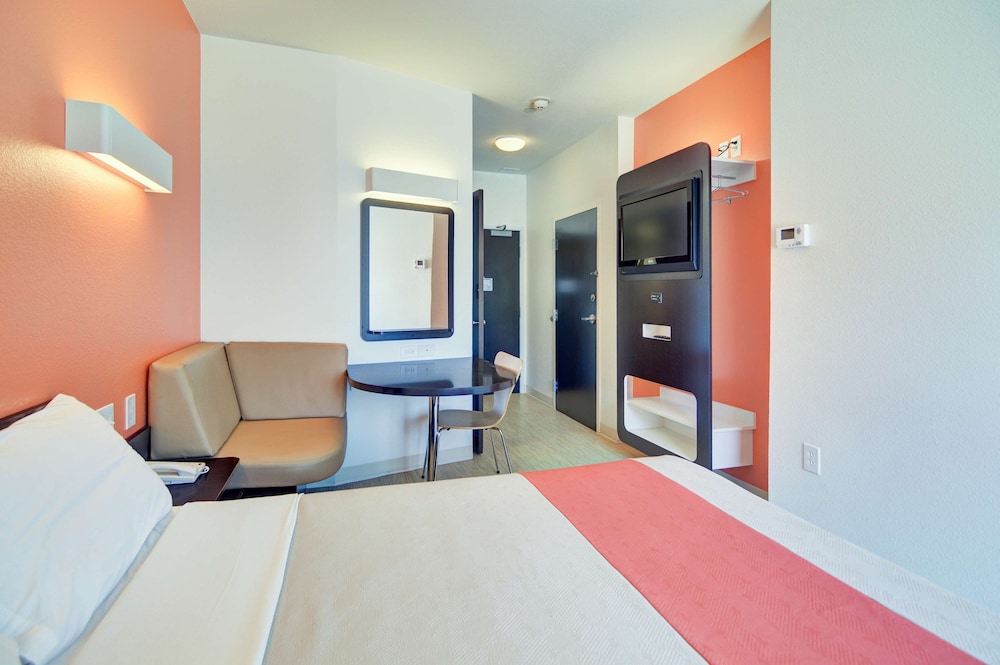 Motel6 Roanoke, TX - Northlake - Speedway 22/48