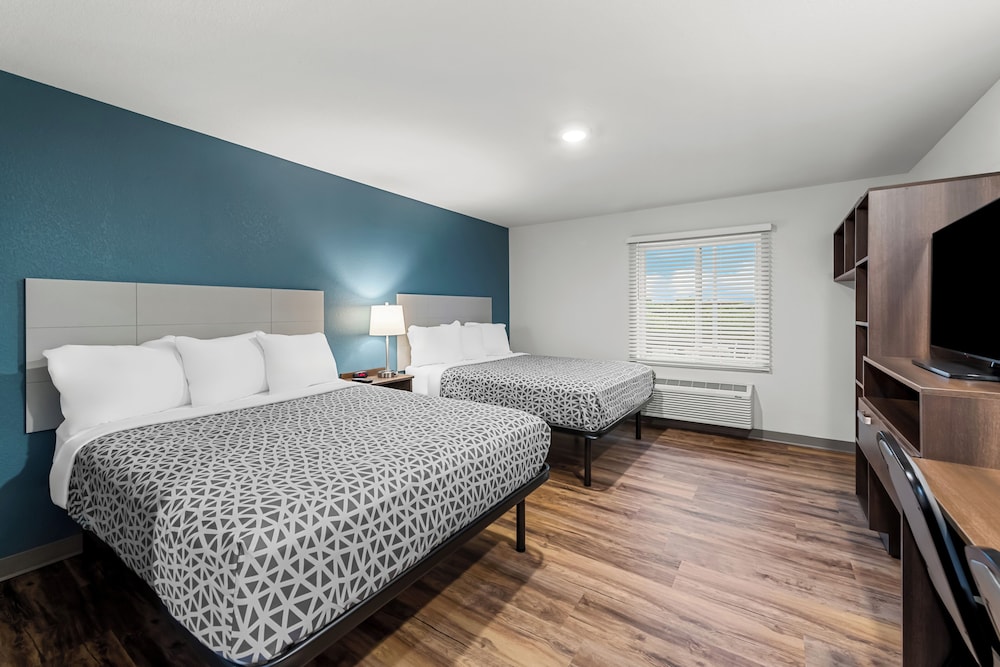 Suite, 2 Queen Beds, Accessible