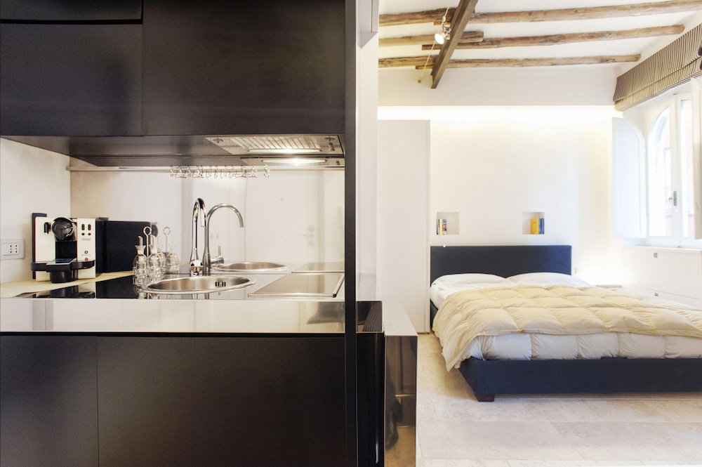 Oro - WR Apartments near Castel Sant Angelo 6/19