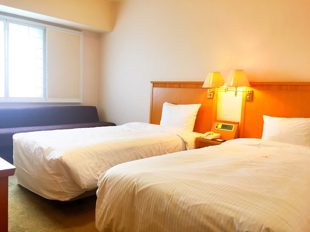 Pacific Hotel Okinawa 28/72
