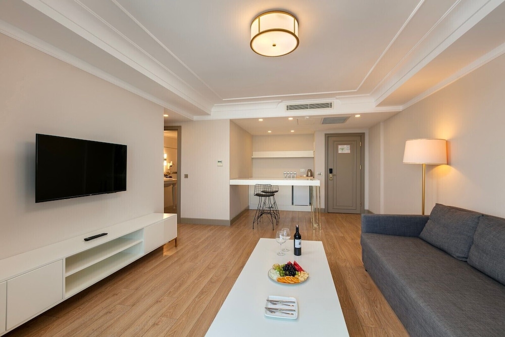 REO Hotel & Spa 49/69
