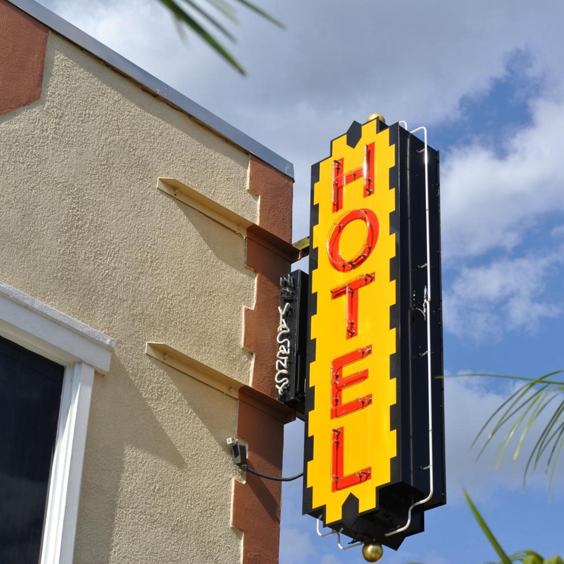 Hyde Park Hotel 4/51