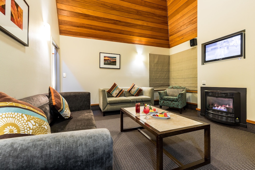 Distinction Te Anau Hotel and Villas 40/68