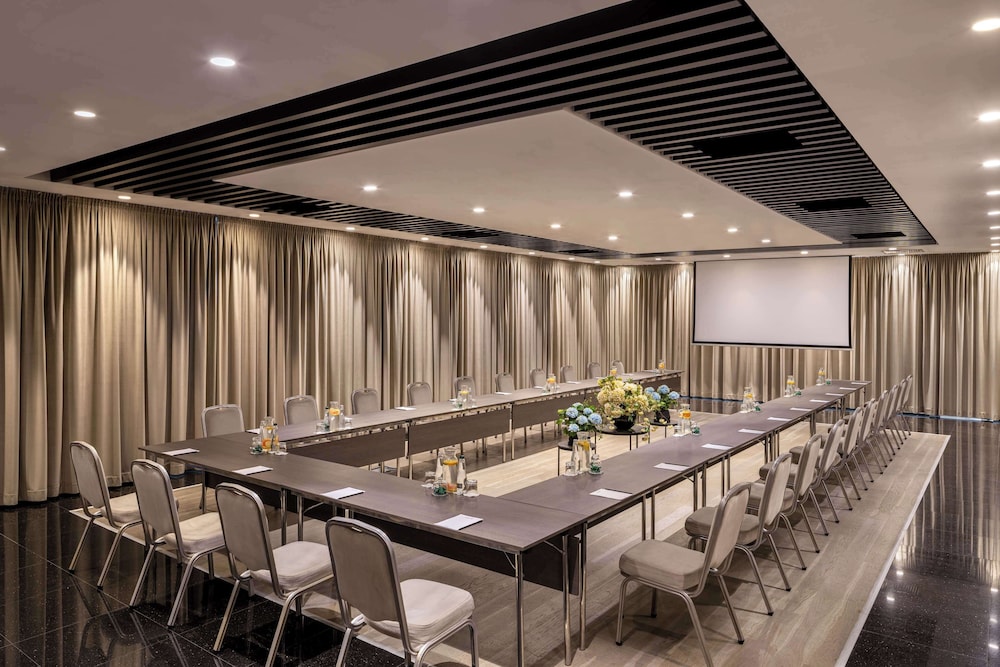 Radisson Blu Leogrand Hotel 63/66