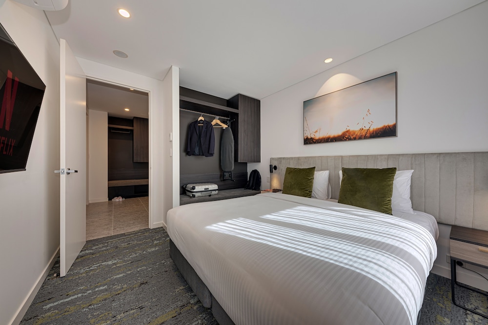 1 BEDROOM, APARTMENT