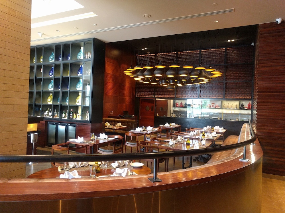 Lemon Tree Premier City Center Gurgaon 40/53