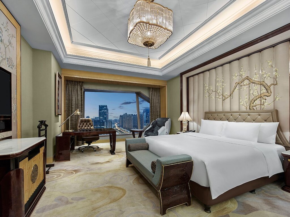 Wanda Reign Wuhan 23/67