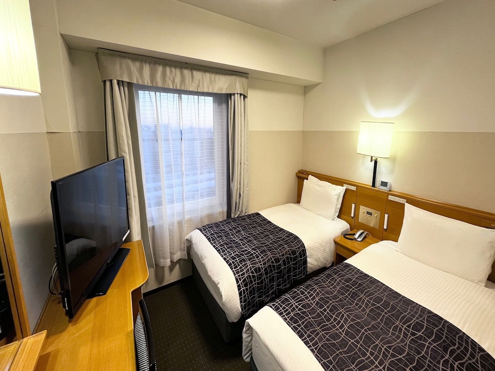 ROOM, TWIN BEDS