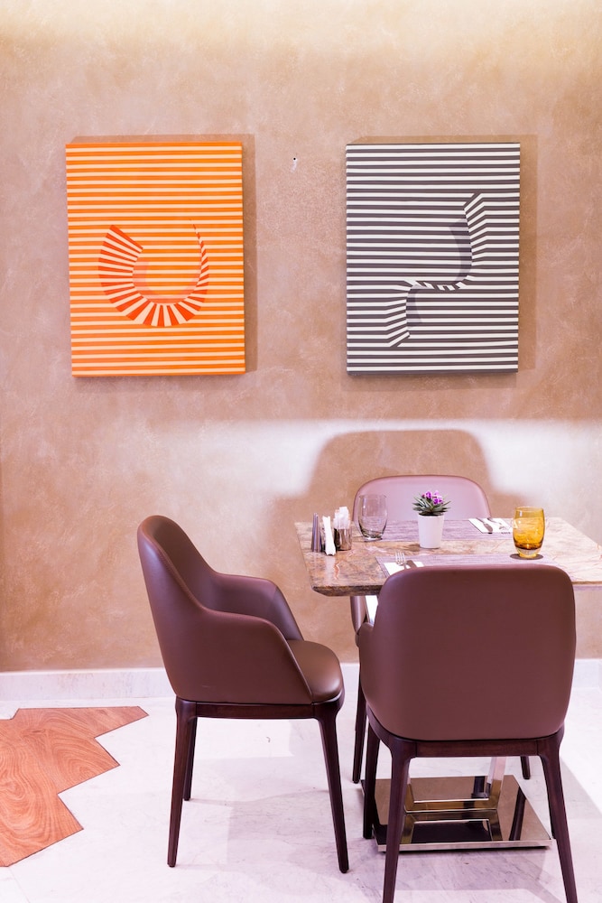 Maroon Hotel Pera 65/72