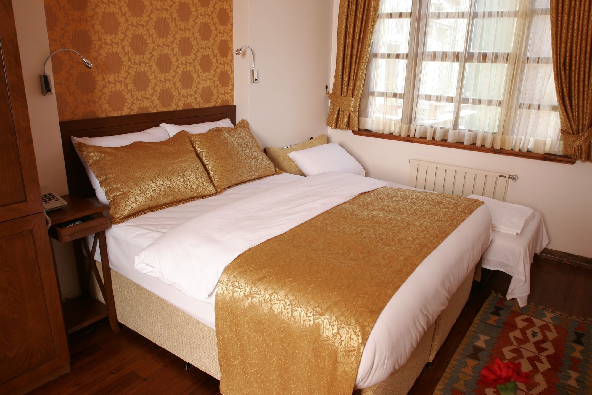 Room, Single, Double Bed