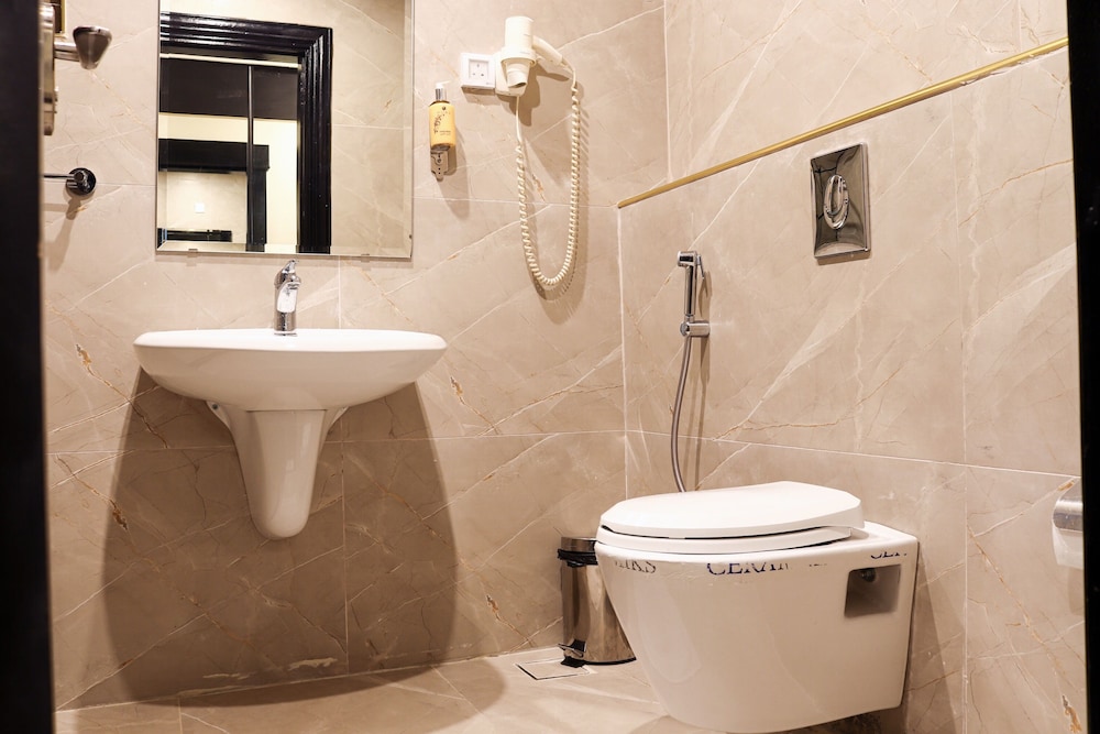Raed Hotel Suites 37/39