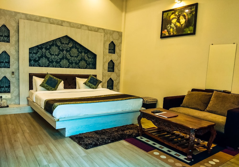 Dwivedi Hotels Sri Omkar Palace 8/37