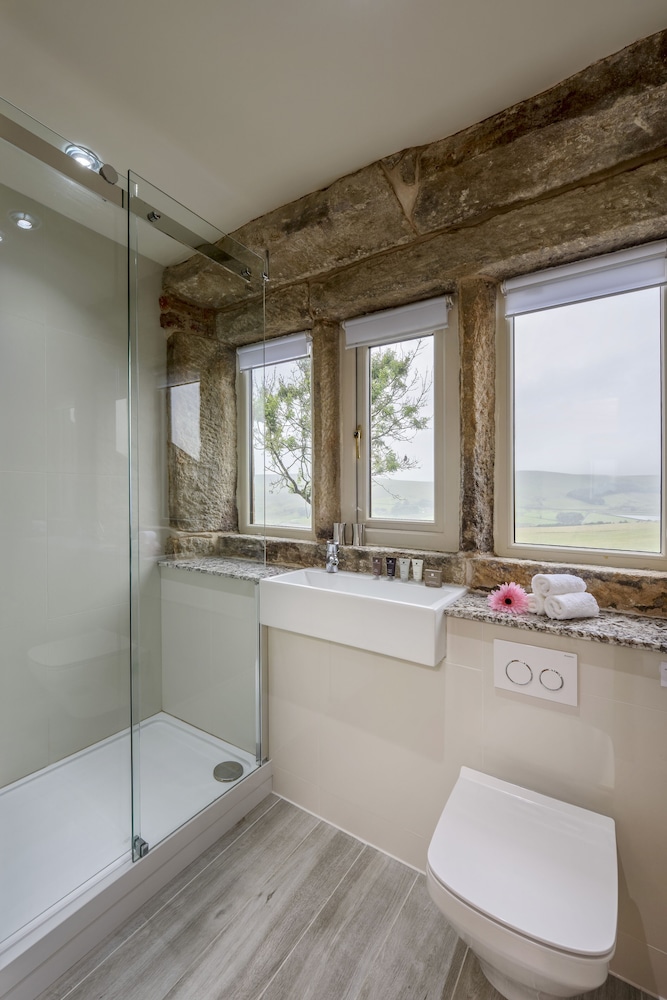 The Saddleworth Hotel 41/42