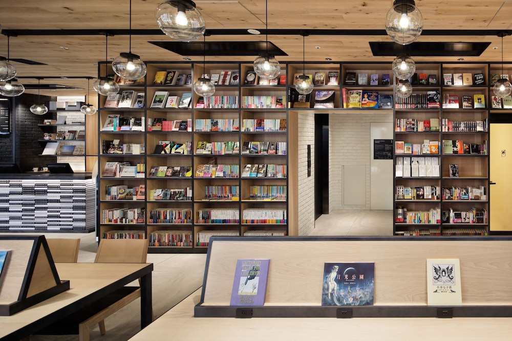 Lamplight Books Hotel Nagoya 35/37