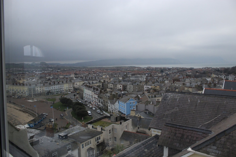 Headlands Hotel 26/33