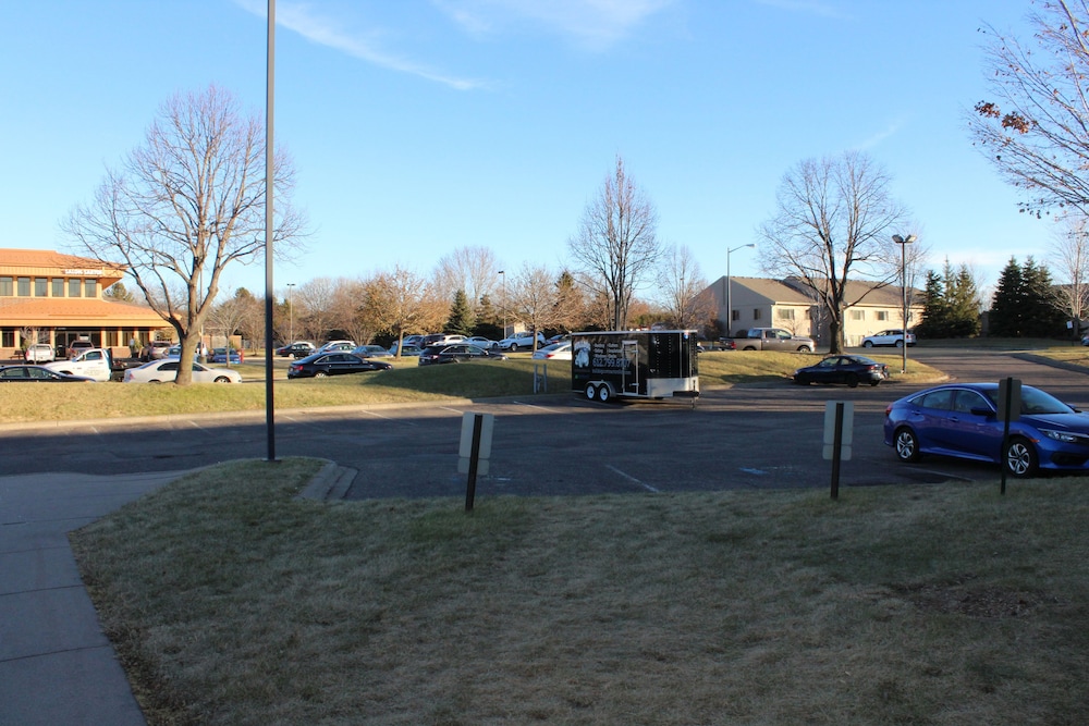 Coratel Inn and Suites Maple Grove 44/50