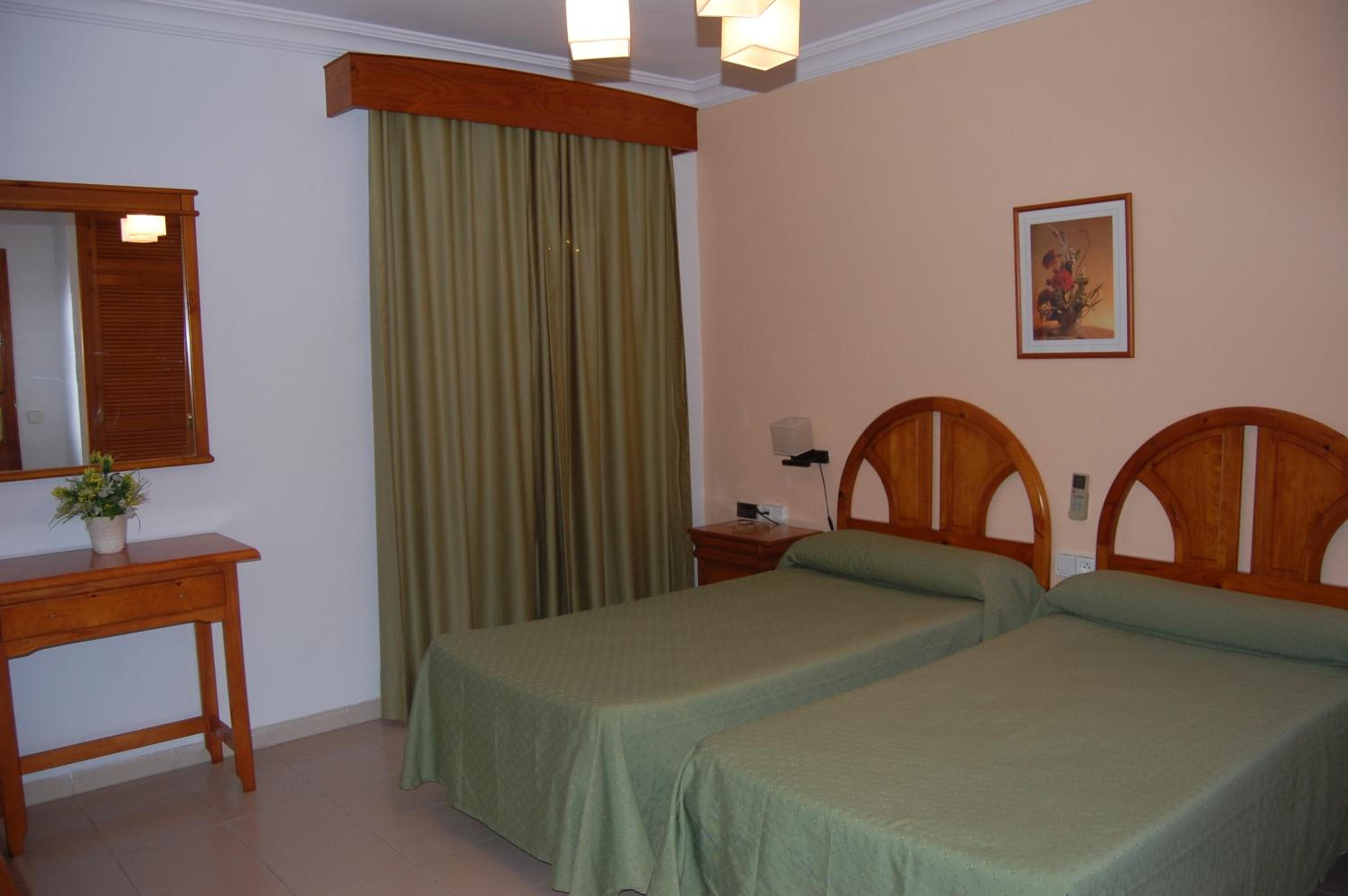Hotel Antonio Conil 25/45