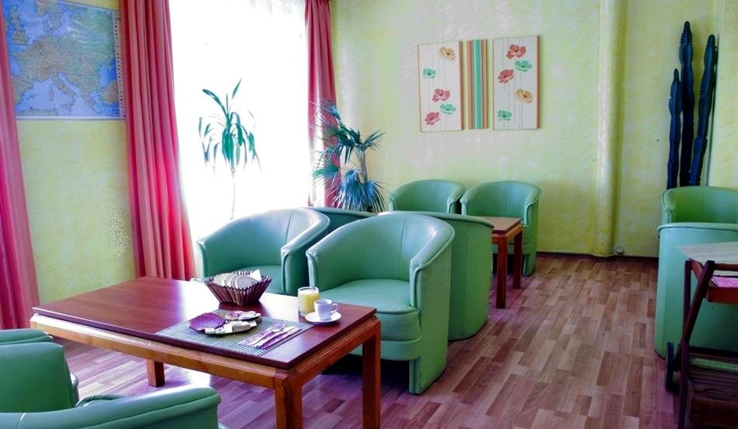 Palitra Family Hotel 23/35
