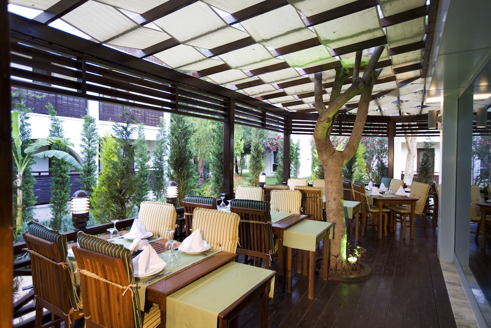 Latanya Park Resort 25/41