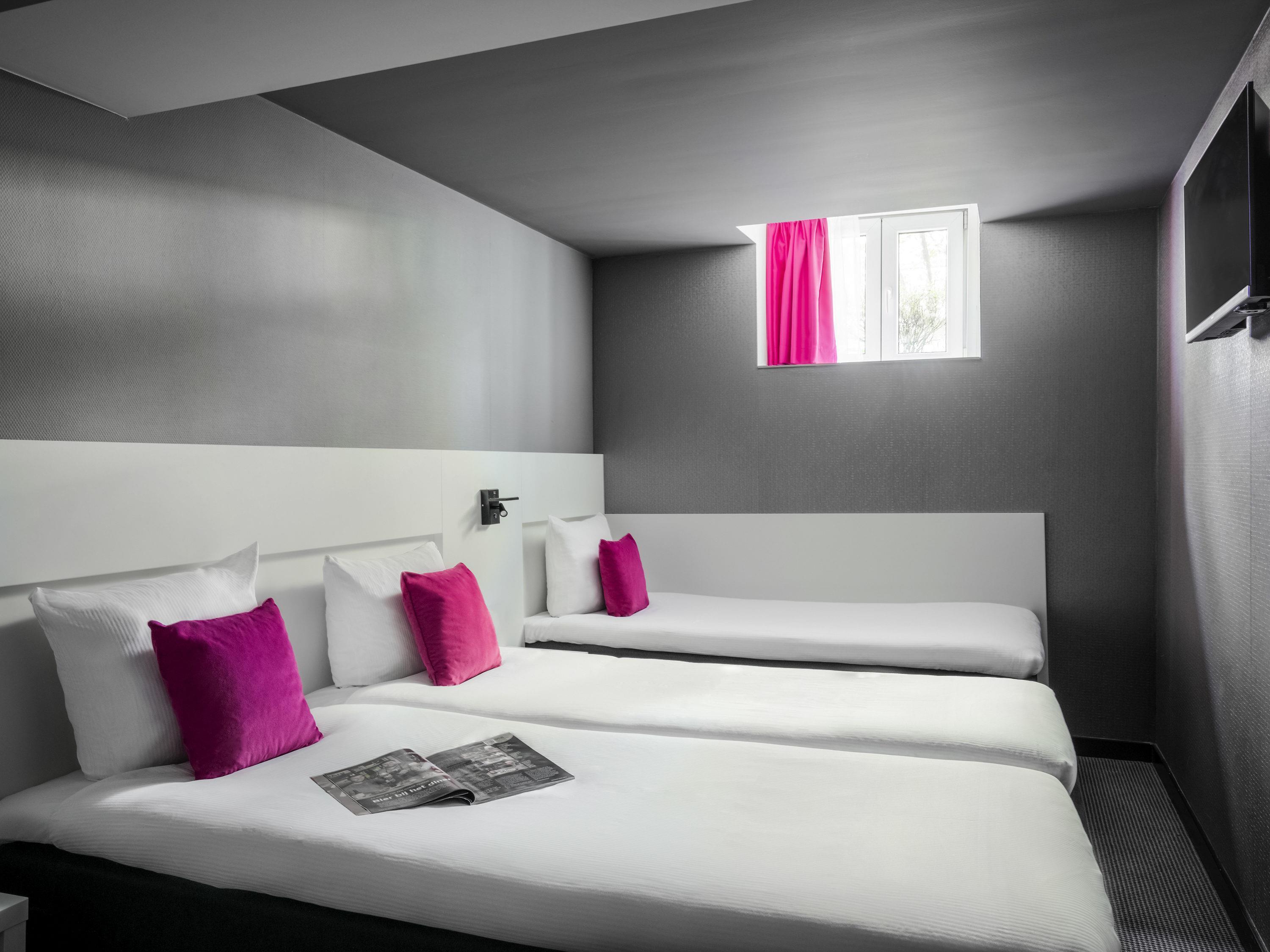 Semi Basement, Family, 3 Beds, Hotel Ibis Styles Amsterdam Amstel 6/10