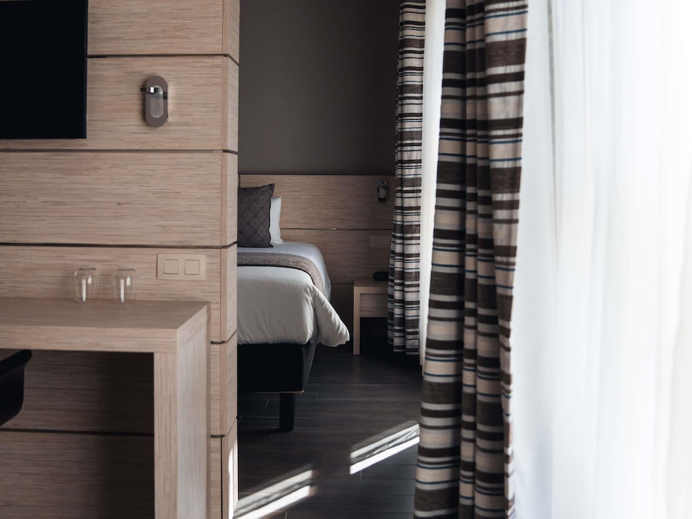 Ibis Styles Charleroi Airport Aero44 2/57
