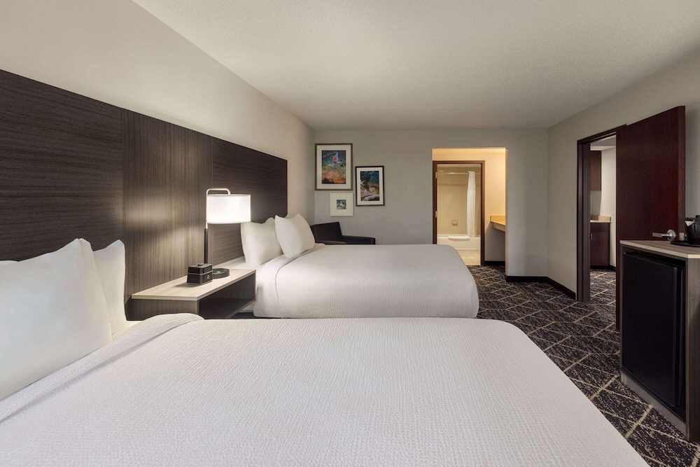 SUITE, 2 QUEEN BEDS
