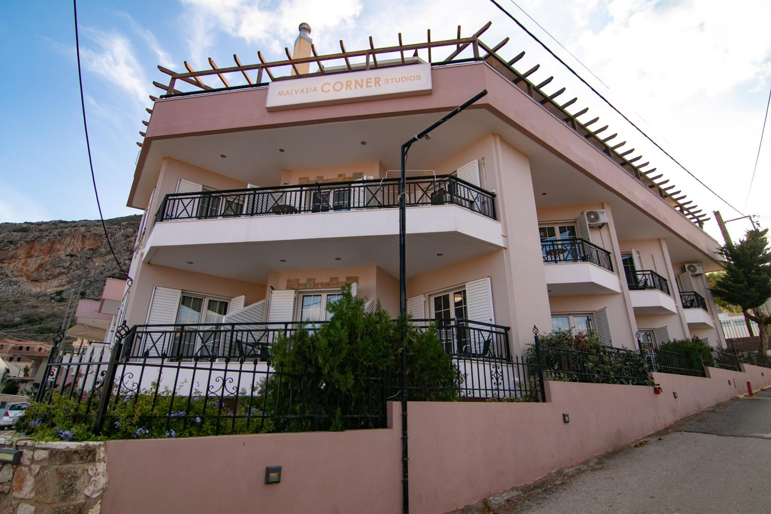 ROMEO'S HOUSE HOTEL 2/22