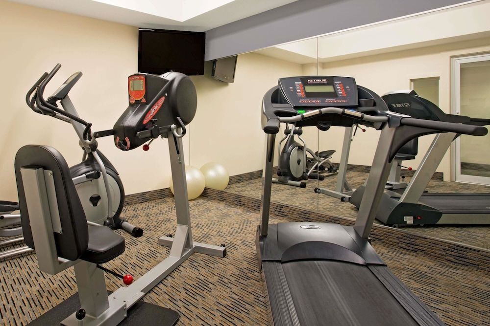 Microtel Inn and Suites by Wyndham Brooksville 22/53