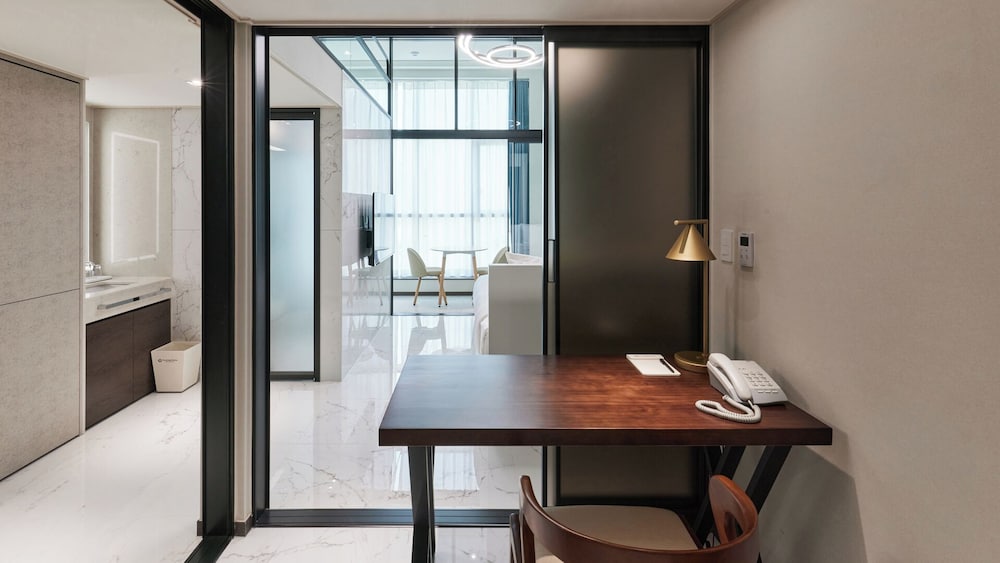 Travelodge Suites Busan Centum 67/68