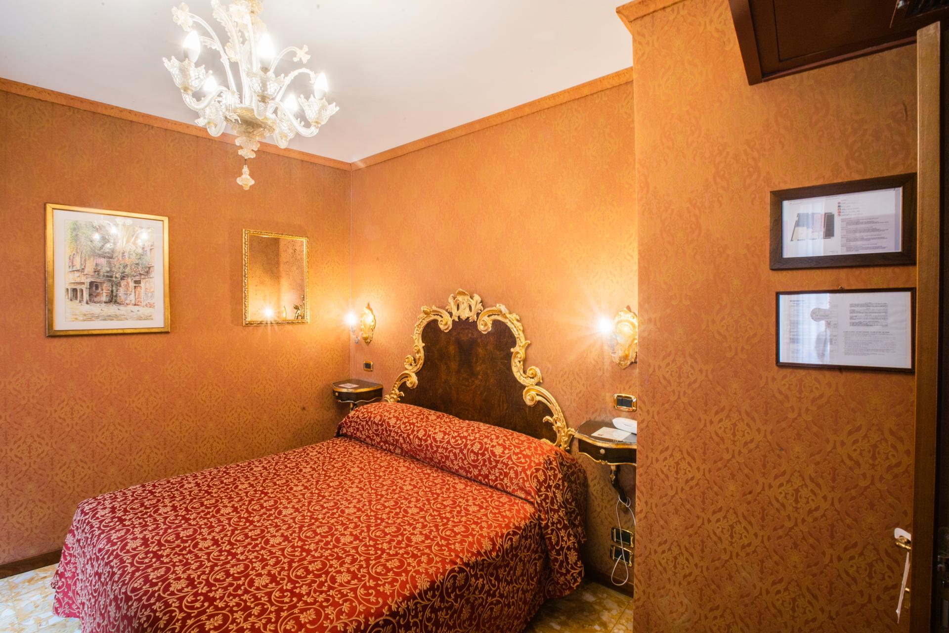 SUPERIOR, DOUBLE BED