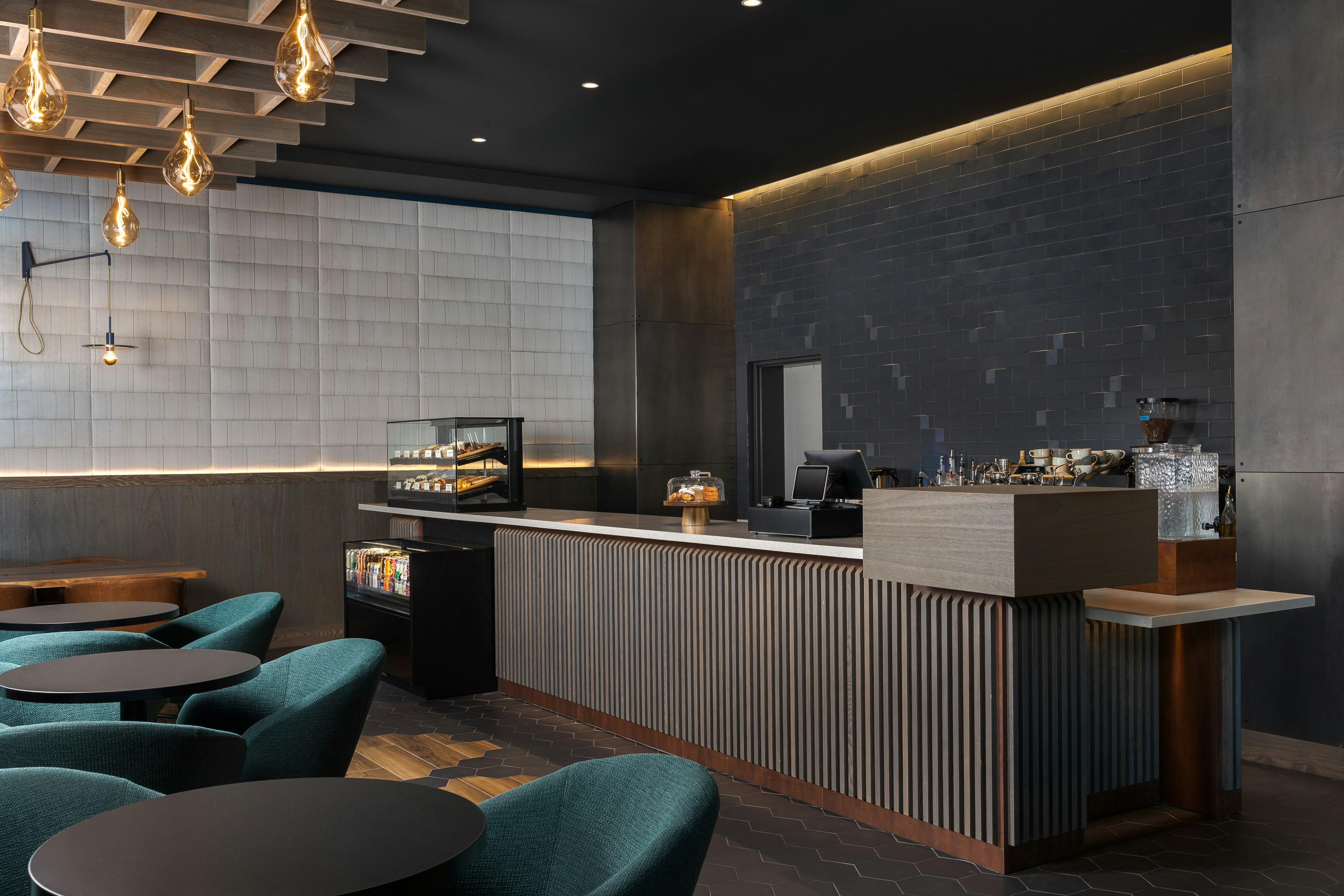 Hotel Avail Rogers, Tapestry Collection by Hilton 35/53
