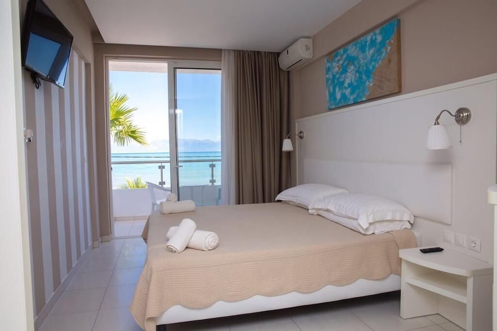 Sidari Beach Hotel 6/81