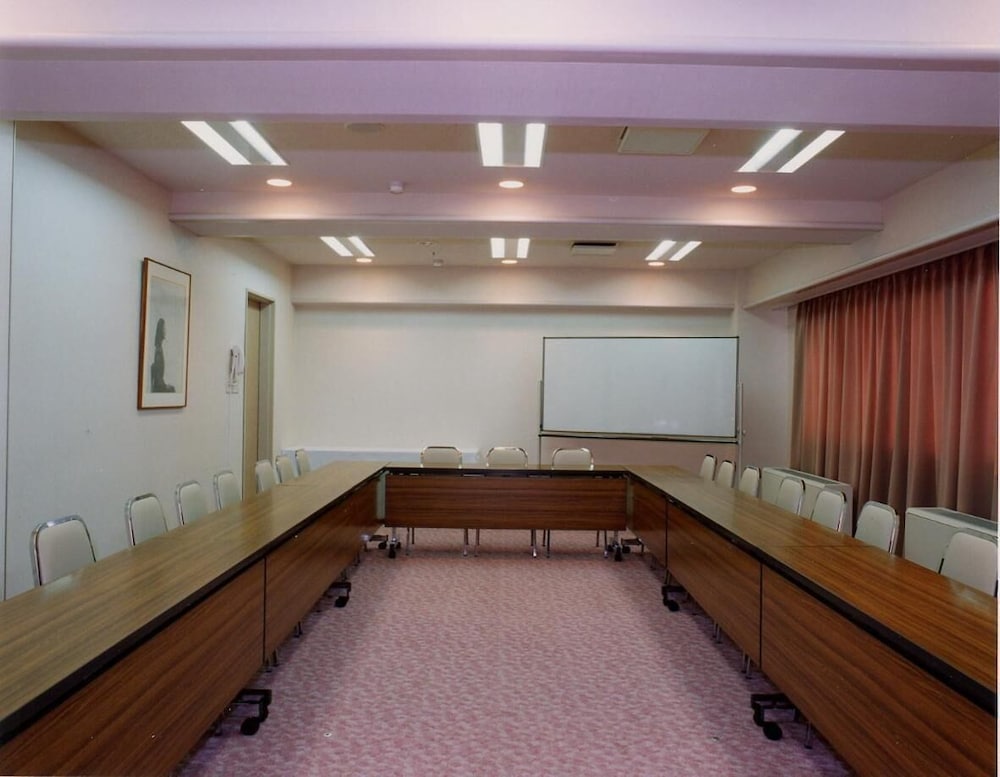 Tendo Central Hotel 51/57
