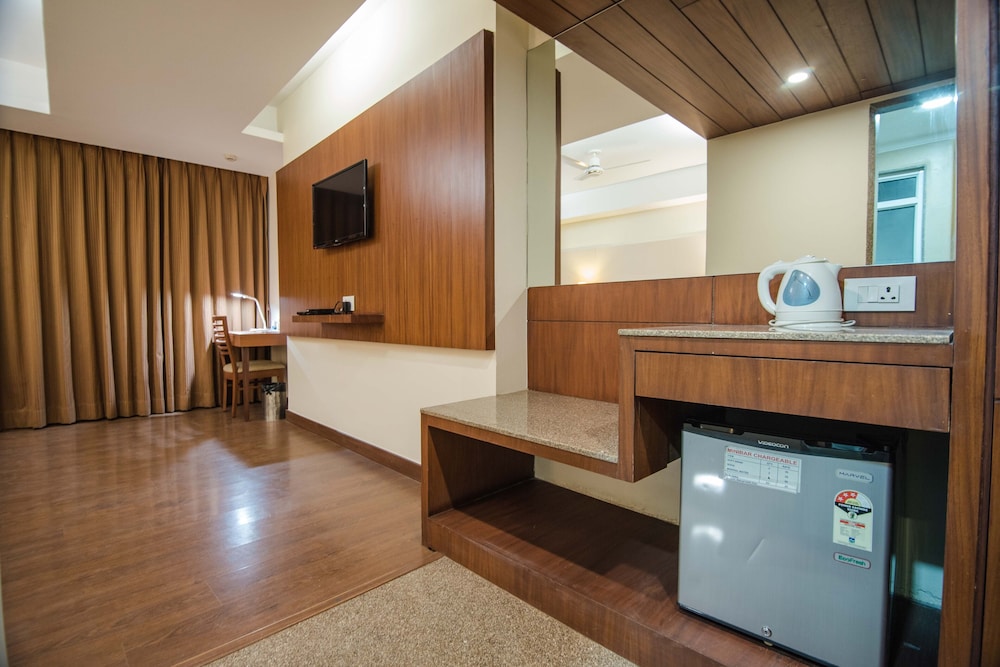 LN Hotels and Resorts 9/48