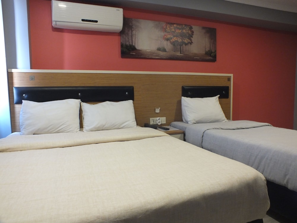 Naila Hotel 15/69