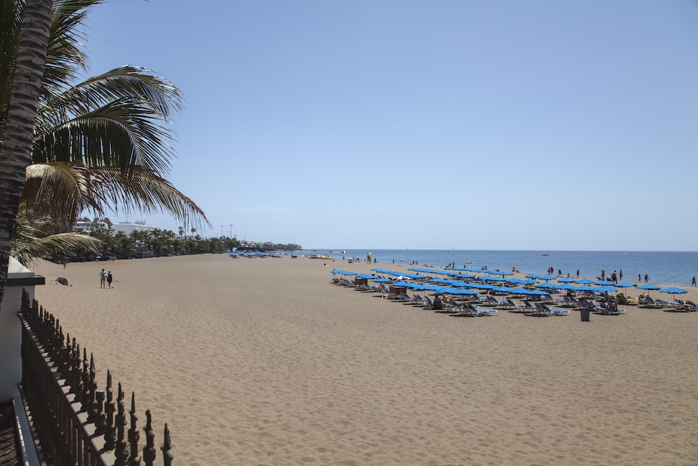 Plus Fariones Suite Hotel in PUERTO DEL CARMEN