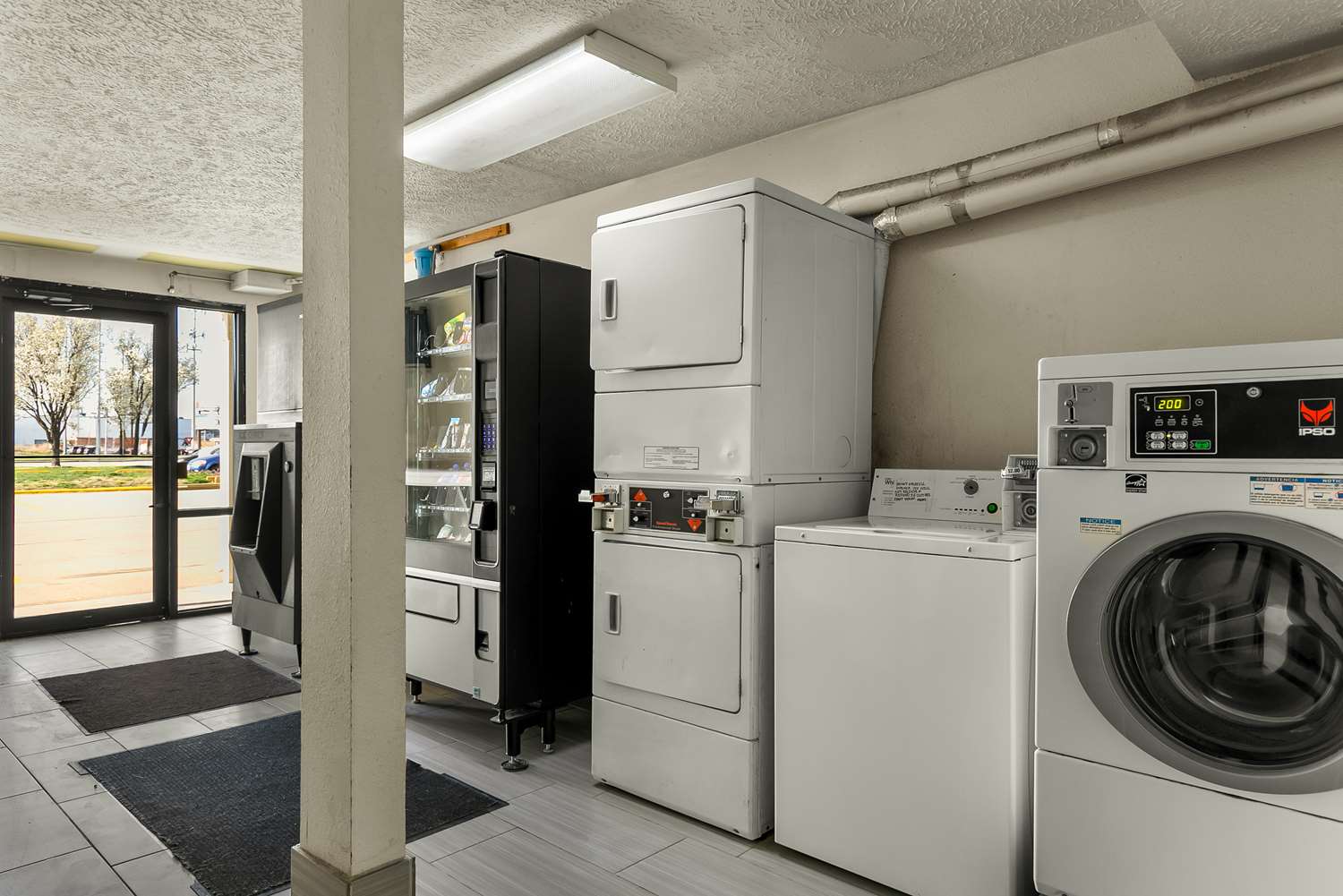 Americas Best Value Inn Lincoln 18/34