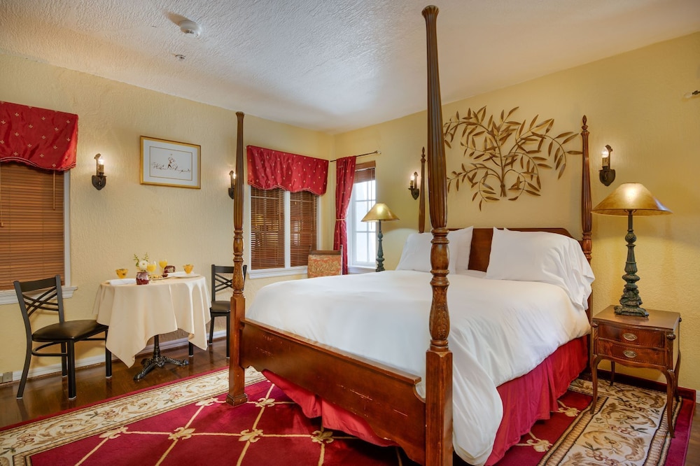 Candlelight Inn Napa Valley 22/52