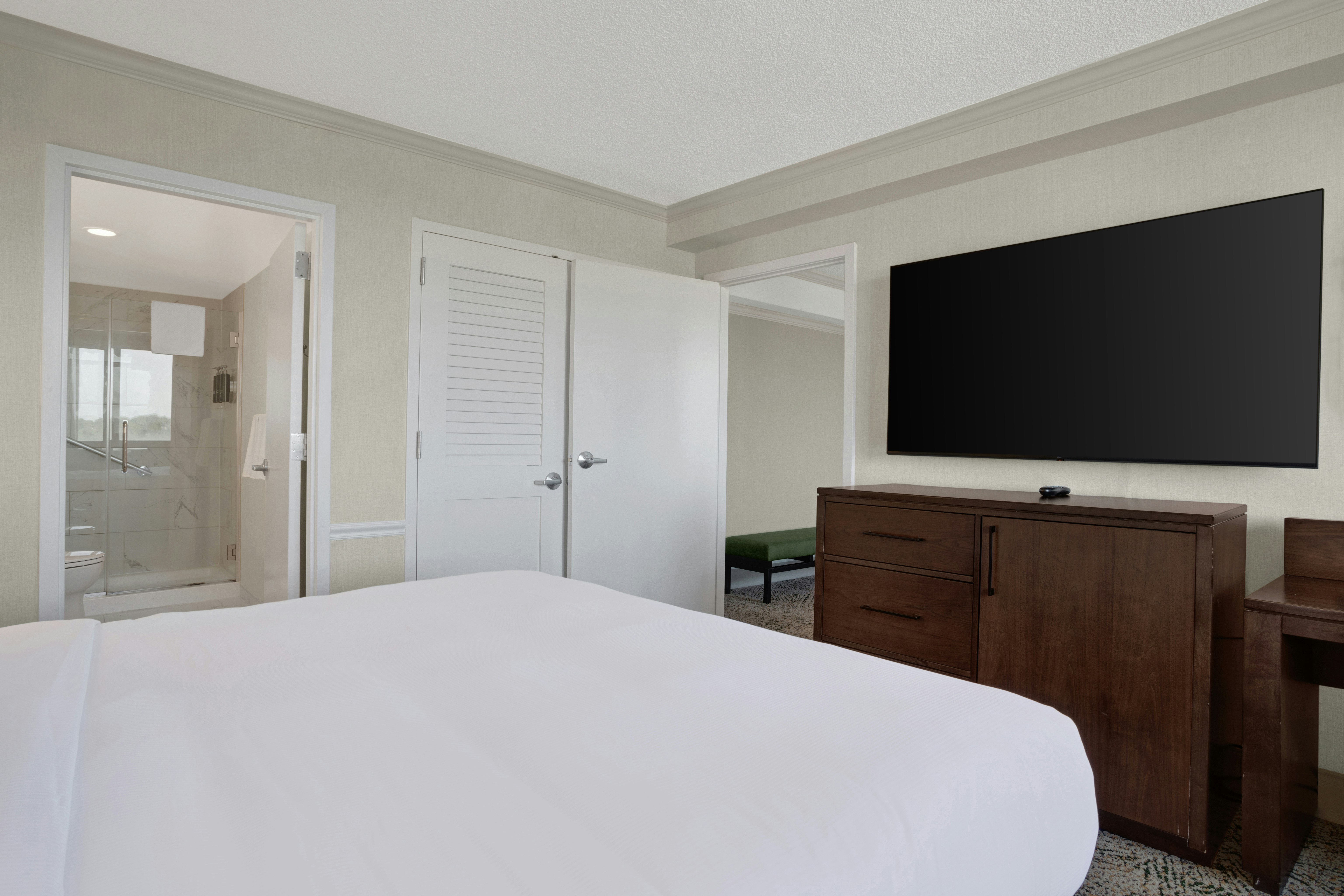1 Bedroom, Governor, Suite, King Bed
