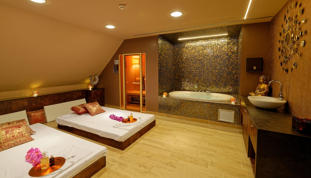 Eurostars Uhotel Ex Uhotel 35/76