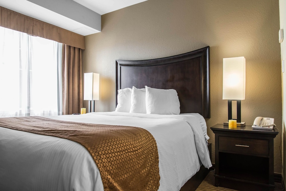 MainStay Suites Winnipeg Airport 14/39
