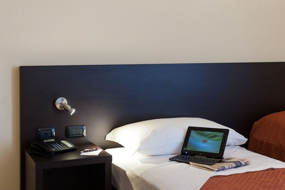 HOTEL TIEMPO 26/33